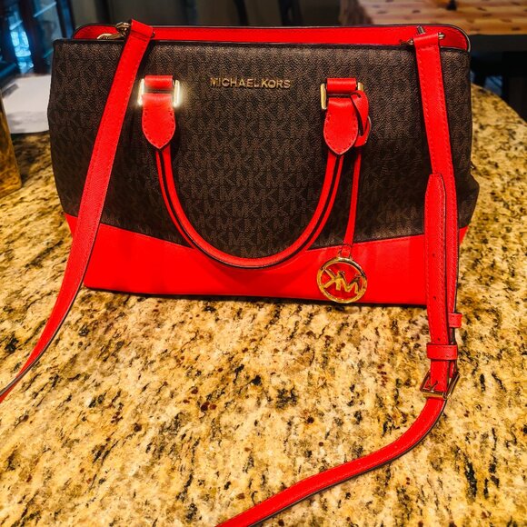 Large Michael Kors Bag Purse Crossbody Red Holidays barely worn - Picture 1 of 5